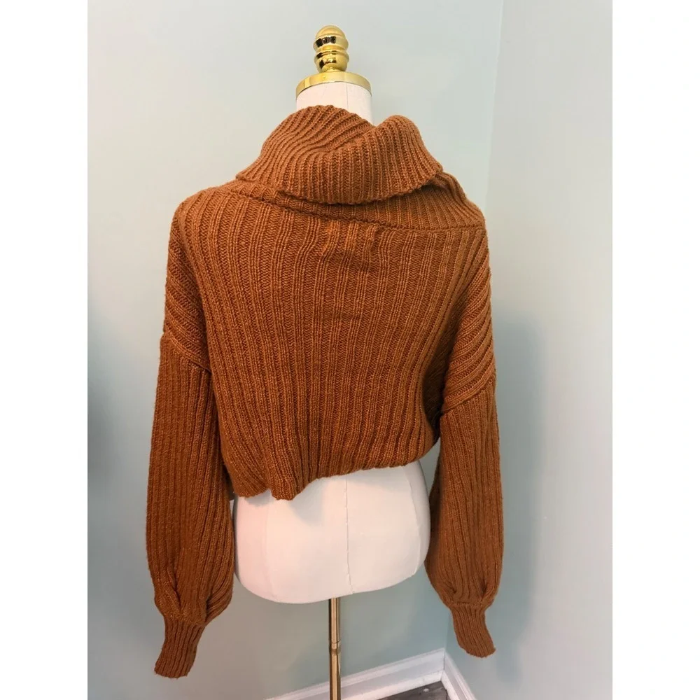 Urban Outfitters Rust Brown Ribbed Cropped Turtleneck Sweater M/L NEW‎